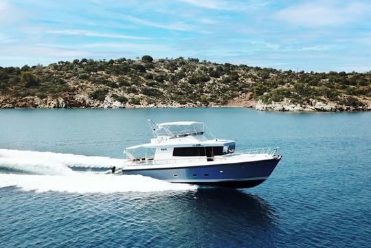 Alquiler del yate a motor Parafron — Targa 46 en Elliniko, Grecia