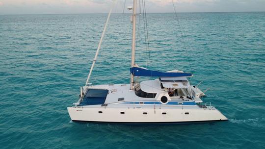 Alquiler privado en catamarán de vela de 50 pies con capacidad para 50 personas