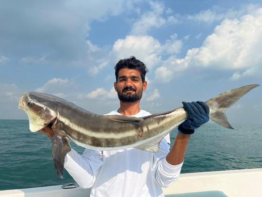 Viagem de pesca privada em Dubai para até 5 pessoas