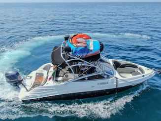 Barco Yamaha de alta velocidad de 28 pies en Cabo San Lucas 