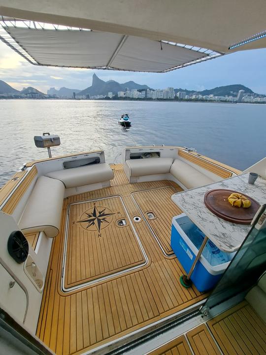 36ft Camarote Oceanic Motor Yacht Rental in Rio de Janeiro, Brazil