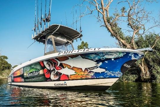 Disfruta de la pesca en el Delta del Ebro en un barco de pesca deportiva