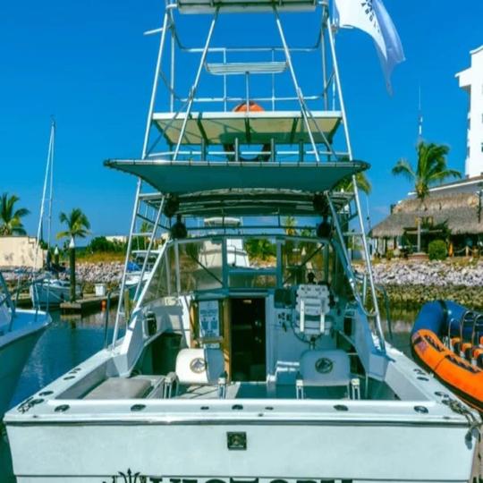 Lhurs 36ft Sportfishing Yacht in Mazatlan