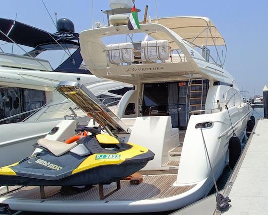 Lujoso yate italiano Azimut con moto acuática GRATUITA para viajes selectos desde Dubai Marina