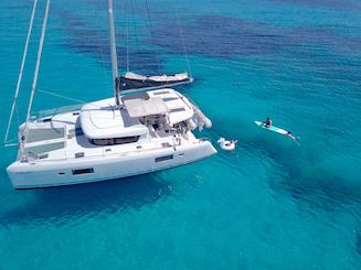 42ft Spacious Lagoon Catamaran in Cruz de Huanacaxtle, Nayarit 