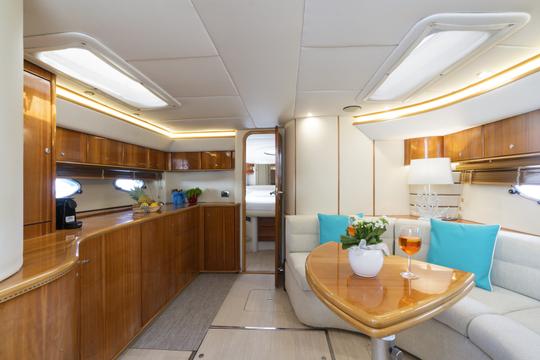 Explore a Costa Amalfitana e Capri com um Princess V55 (reajuste 2024)