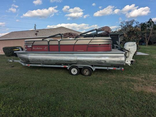 2017 Misty Harbour pontoon, bluetooth, dual Bimini. Come explore St Pete Beach