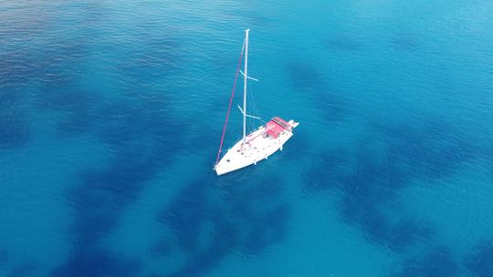 Sailing Yacht Charter Beneteau Cyclades 50.5 In Greece