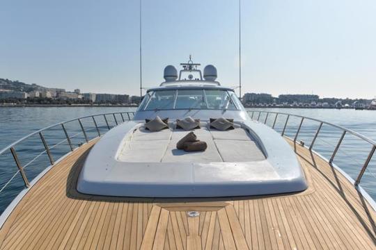  Alquiler del megayate «Mr. M» Mangusta 80 Open Power en Mónaco, Mónaco