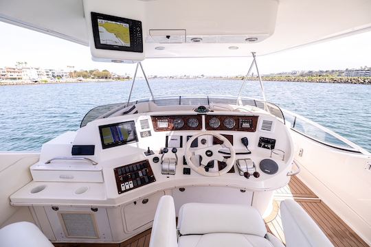  Iate Sea Ray Flybridge de 60 pés com capitão e tripulação