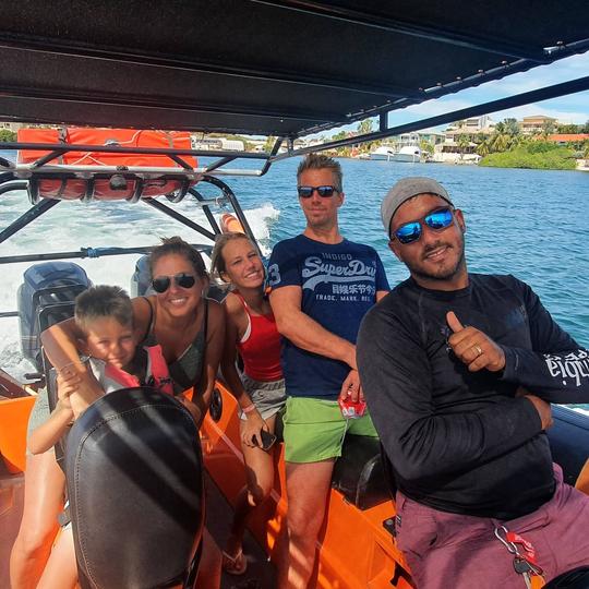 Experiência de adrenalina! Alugue uma lancha RIB de 30 pés em Curaçao (máx. 8 pessoas)