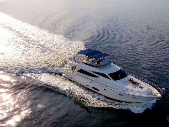 67ft Uniesse Flybridge Yacht Charter in Tampa, FL