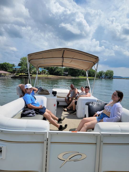 10 passenger pontoon for rent at lake Norman 