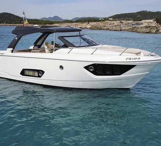 Iate a motor Absolute Fly 62 em Port Calanova, Espanha