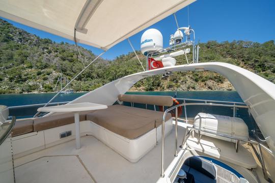 Fairline 59 luxury motor yacht with a capacity of 6 people in Gocek 