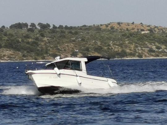 Sas Vektor 700 Zadar Speedboat