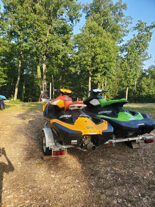 Waverunner jet ski Seadoo 2016 et Seadoo Jet Ski Waverunner 2022 à Branson