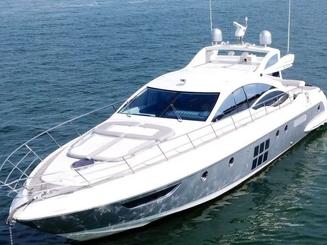 ¡Disfruta de Miami en el hermoso Azimut de 62 pies!