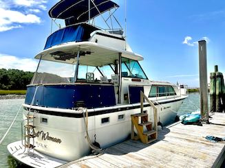 43ft Hatteras Yacht for Parties and Sightseeing!!