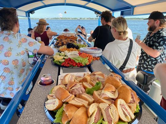 Barra de pontão de pedal personalizada! O barco de festa favorito de Charleston com sistema estéreo!