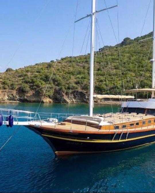 Gocek Bays avec notre goélette de luxe de 25 mètres et 5 cabines