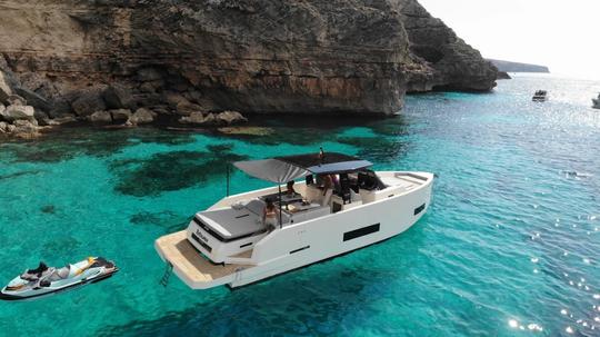 De Antonio D42 Totsuma Motor Yacht Rental in Eivissa, Illes Balears