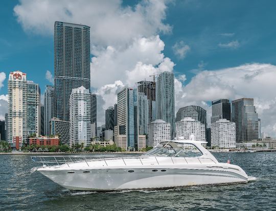 Yacht Majesty: Spacious Boat for Unforgettable Events