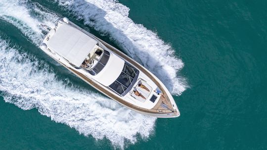 Yacht Azimut de 70 pieds pour une croisière de luxe à Miami