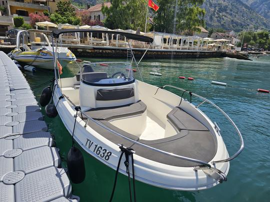 Speedboat Rent up to 8 people(charged per hour)