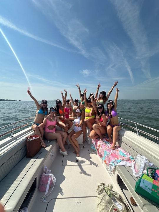 Charter privado con capitán en el puerto de Charleston, parada para nadar, barco de fiesta de 35 pies