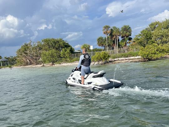 ¡Disfruta con estilo con los nuevos alquileres de motos acuáticas Yamaha Waverunner en Key Biscayne!