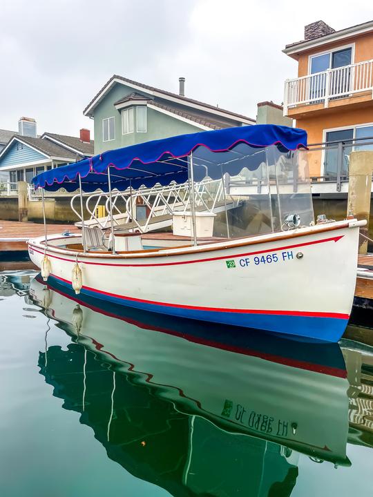 Barco elétrico Duffy Classic de 20 pés em Huntington Beach, Califórnia