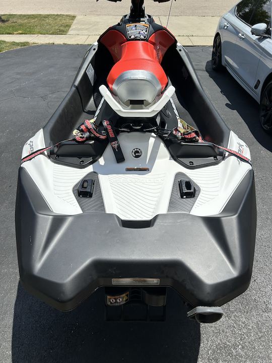 2024 Sea-Doo Spark Trixx 3人乗りジェットスキーレンタル（イリノイ州フォックスレイク）