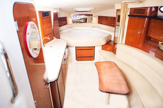 Cabin Cruiser : Sea Ray de 38 pieds abordable