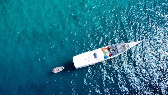 Cruzeiro à vela em Komodo ao vivo a bordo, mínimo de 5 pessoas