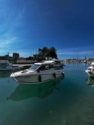 Quicksilver 705 Weekender Yacht With Mercury V6 200 Hp Outboard Engine