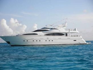 Charter the 100ft Azimut GMB100AZFB Power Mega Yacht in Cancun