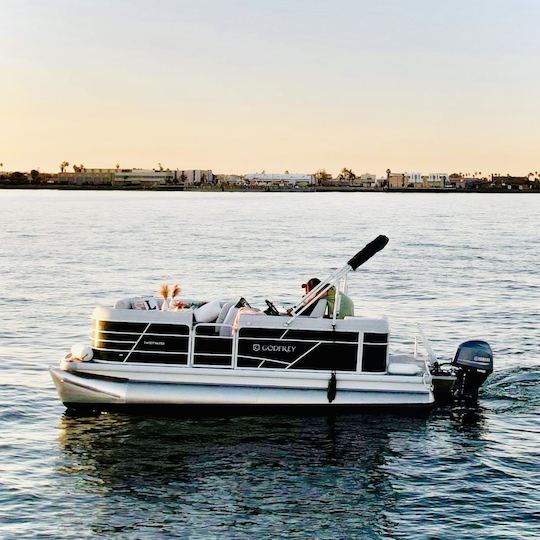 Fête/croisière sur un nouveau ponton dans la baie de San Diego