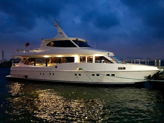 VİP yacht for special occasions and tours