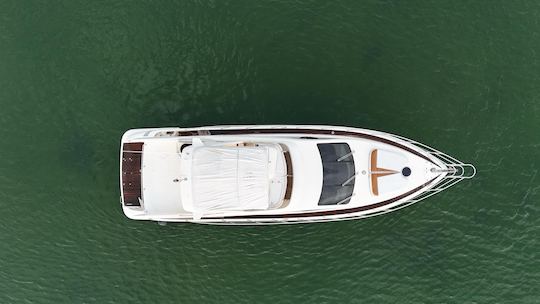 57' Azimut: novo sistema de som e atualização de estofamento!