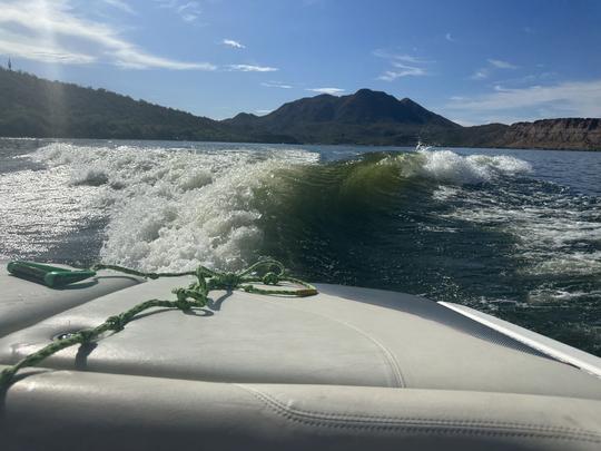 Barco de surf Malibu Wakesetter 247