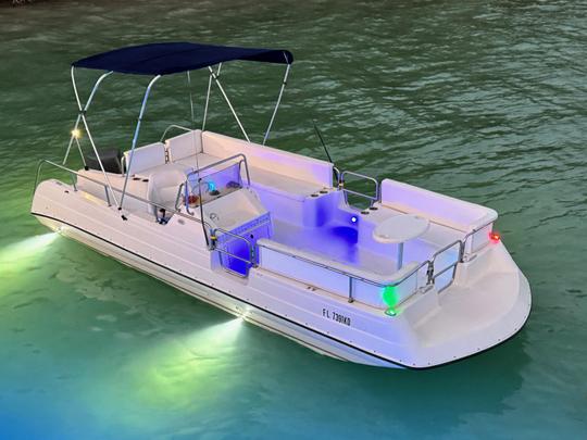 22FT PONTOON IN MIAMI for up to 12 people!