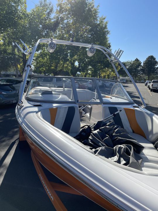 Moomba Mobius LSV WakeSurf Boat for 12 passengers. License is not required