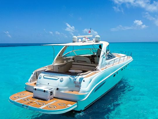 Explore el yate Paradise Sea Ray de 46 pies en Cancún para hasta 20 huéspedes