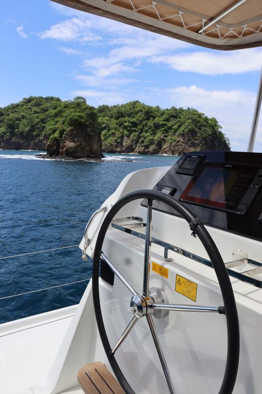 Catamaran lagoon 42ft Luxury In Costa Rica 