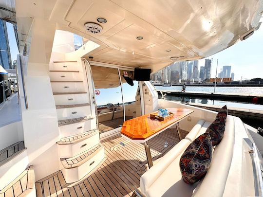 Yacht de luxe abordable MAJESTY de 48 pieds à Dubaï