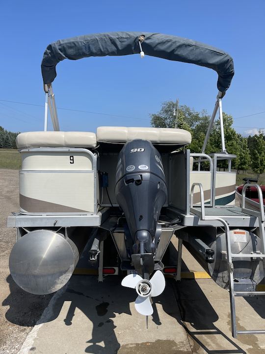 Explore Glen Lake with Spacious Bennington Pontoon!