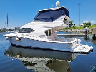 Alquiler del yate a motor Rio Star de 47 pies Azzera en Río de Janeiro, Brasil