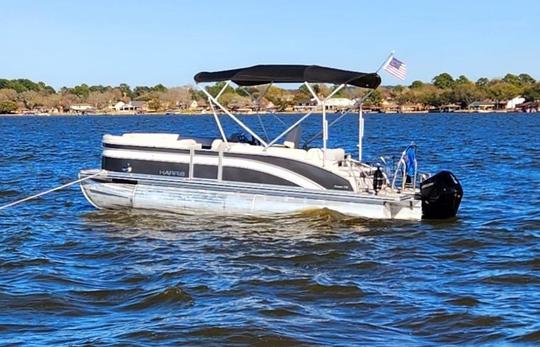 Harris Tritoon for 14 people on Lake Conroe in Montgomery, Texas