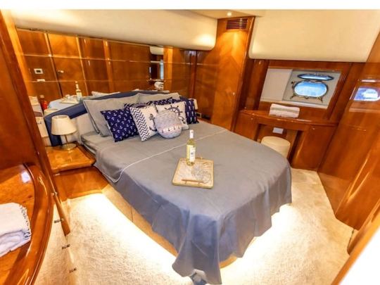 Location d'un méga-yacht de luxe incroyable de 23 mètres